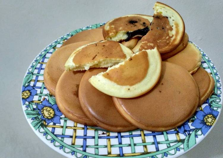 Dorayaki (keju,coklat)
