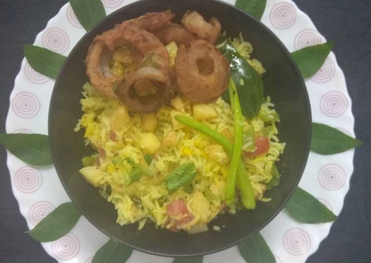 Potato Fried Rice With Onion Rings
