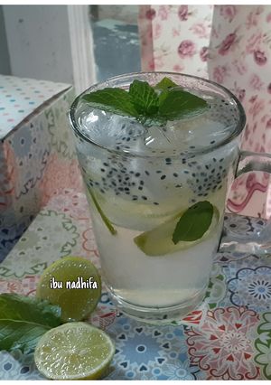 Foto resep Es Jeniper Melas (es jeruk nipis peras, daun mint & selasih)