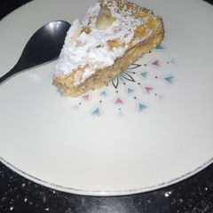 A picture of Orange & Almond Cake.