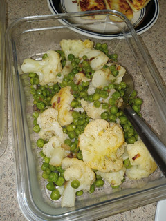 A picture of Cauliflower and Peas.