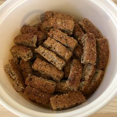 A picture of Yogurt Rusks (“Beskuit”).