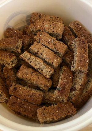 A picture of Yogurt Rusks (“Beskuit”).