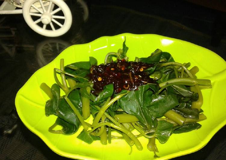 Resep Rujak petis kangkung Anti Gagal