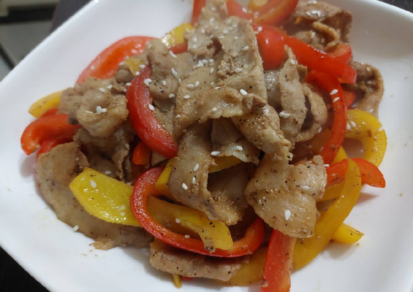 Lazy Chinese stir fry pork slice with bell peppers