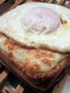 Una foto de Sándwich Croque Madame
