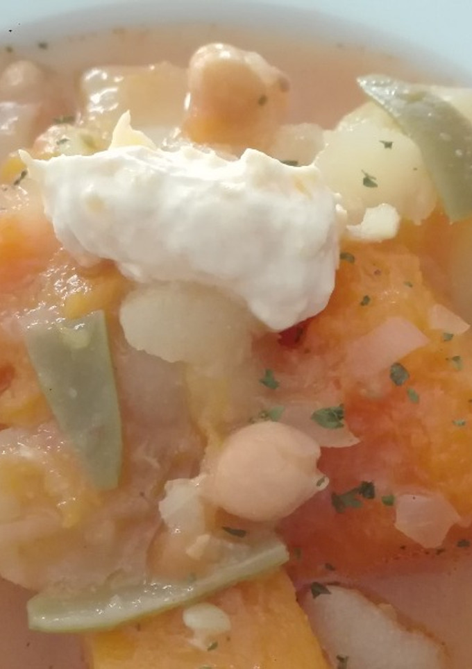 Una foto de Olla gitana, pera rellena de olla y puré de olla
