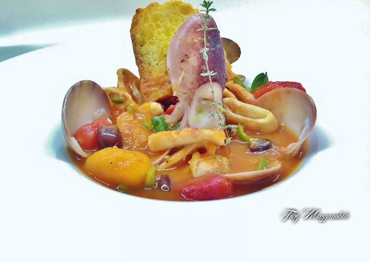 Zuppa di vongole veraci e moscardini