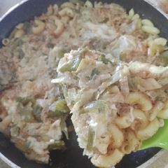 3 layers pan macaroni A picture of 3 layers pan macaroni.