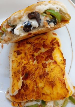صورة لوصفة سندوتش بيتزا 😋😋😋
