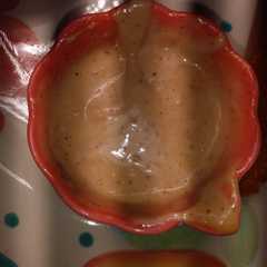 A picture of Dog and Burger Sauce.
