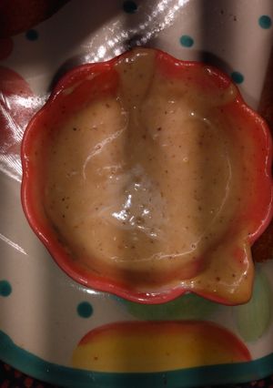 A picture of Dog and Burger Sauce.