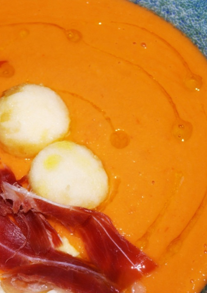 Una foto de Salmorejo de manzana 🍅🍏🍅🍎