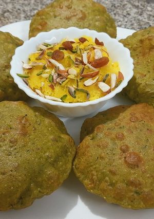 A picture of Methi Puri.