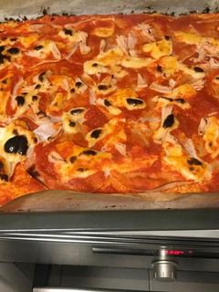 Una foto de Pizza light de jamón York y queso