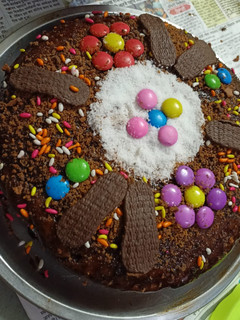 चॉकलेट कढ़ाई केक(chocolate kadhai cake recipe in hindi) रेसिपी मुख्य फोटो