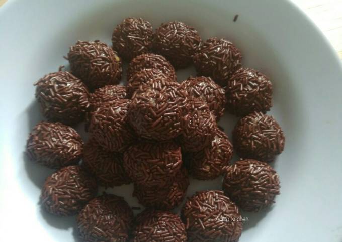 Choco Bals(bola bola cokelat) super lumer hanya 4 bahan saja