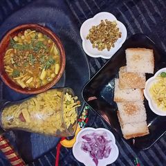 A picture of Misal fondue.