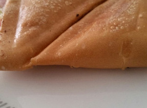 Una foto de Sándwich de jamón con queso
