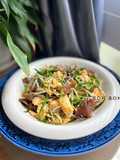 Trứng Xào Giá Hẹ Nấm Mèo