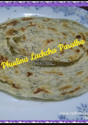 A picture of Phudina lachcha paratha.