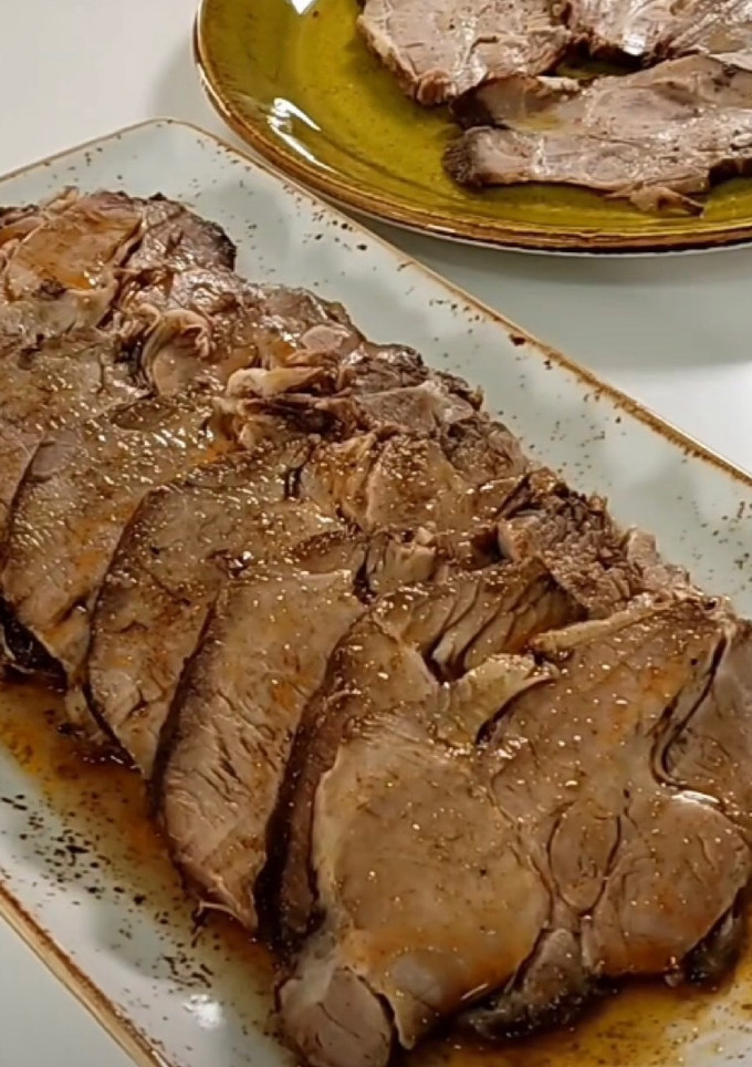 Una foto de Cabeza de lomo adobado asado