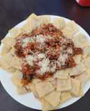 Ravioles con salsa foorte