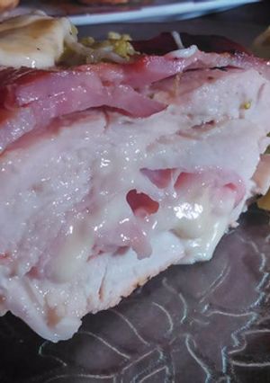 Una foto de Pechuga rellena UN MANJAR