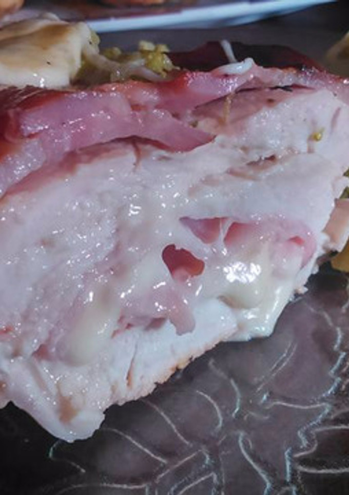 Una foto de Pechuga rellena UN MANJAR