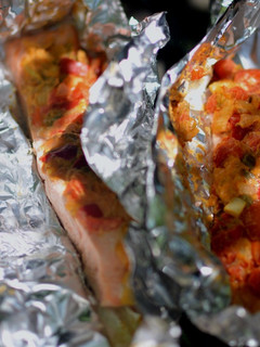 Una foto de Papillote de salmón y vegetales preparado al vapor