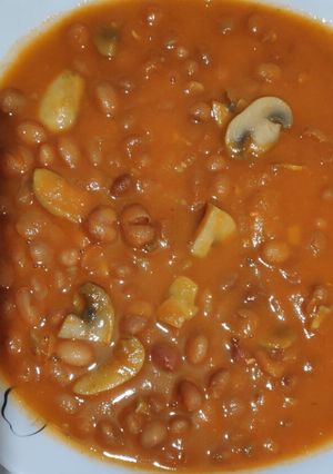 عکسی از دستور خوراک لوبیا چیتی با قارچ