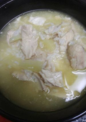 A picture of Chicken and Rice Pineapple Soup.