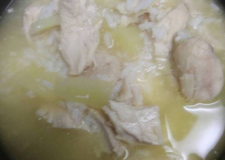 How to Prepare Favorite Chicken and Rice Pineapple Soup