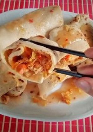 Φωτογραφία της συνταγής Λούμπια (lumpia) με κοτόπουλο και ζαμπόν, με φύλλο για κρέπες