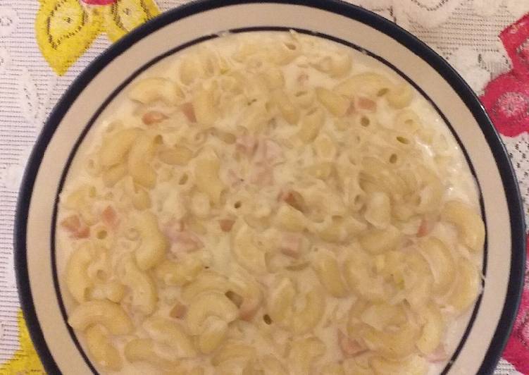 Pasta Makaroni Sosis saus keju
