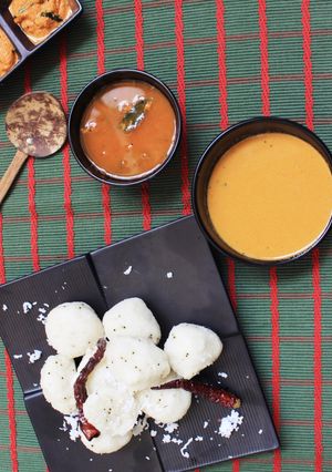 A picture of Pundi Gatti/Steamed Rice Dumplings.