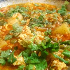 A picture of Chicken Mince with peas & Potatoes Curry/ Qeema Aloo🍜.