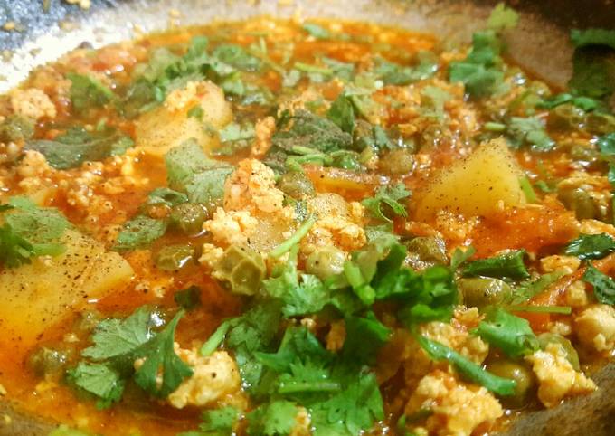 Chicken Mince with peas & Potatoes Curry/ Qeema Aloo🍜 Recipe