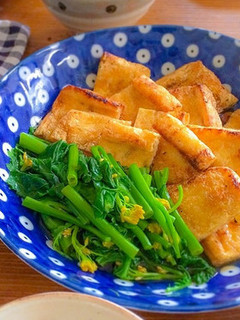 鰹魚和風醬油豆皮 (菜の花と油あげのつゆ浸し) 的食譜成品照片