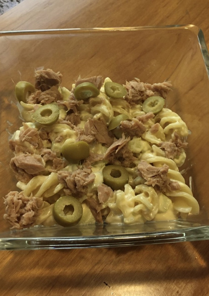 Una foto de Ensalada de fusilli y atún