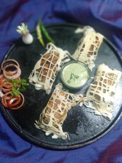 चिकन कटलेट (chicken cutlet recipe in marathi) रेसिपी चे मुख्य फोटो 
