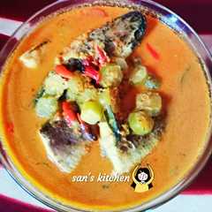 A picture of Ikan gabus bumbu kuning.