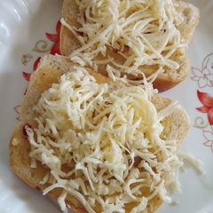 A picture of Garlic bread.