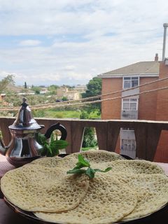 Una foto de Baghrir (crepe de los mil agujeros)