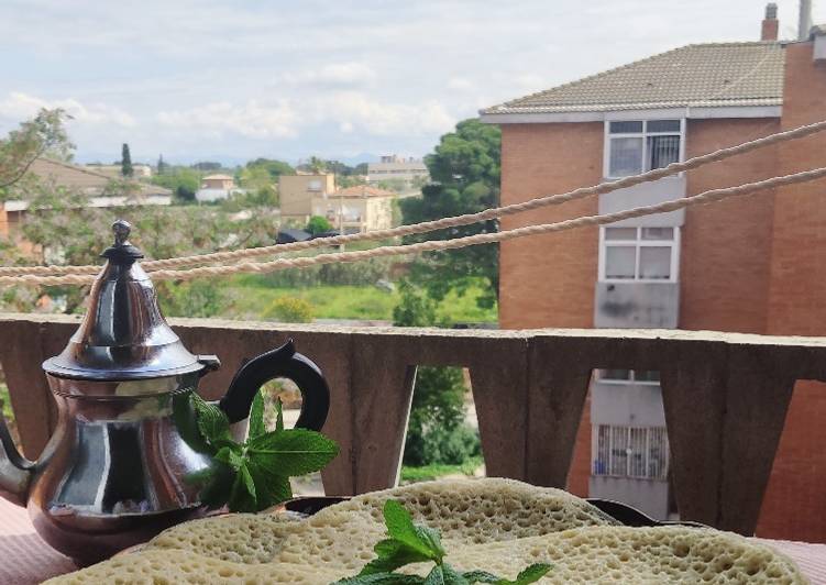 Baghrir (crepe de los mil agujeros)