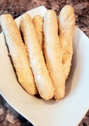 A picture of Little Caesars Copycat Crazy Bread.