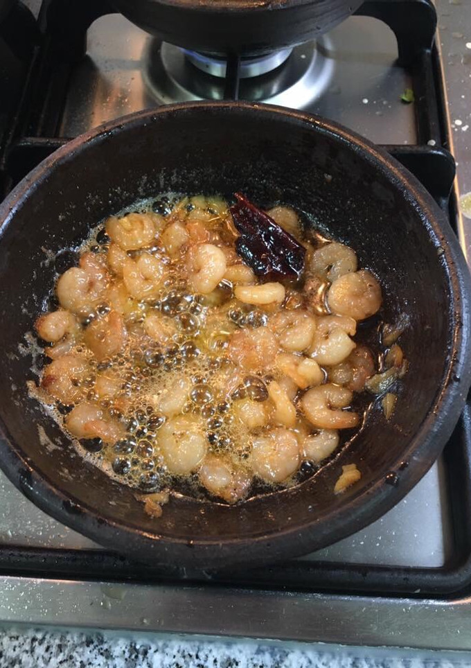 Una foto de Camarones al Pil Pil o al Ajo