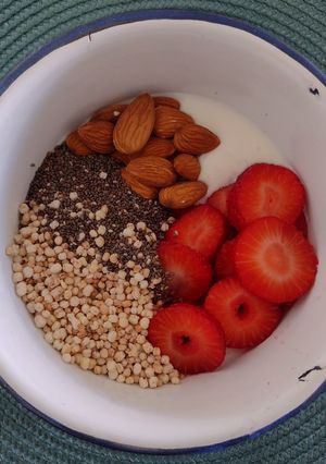 Una foto de Desayuno de campeones (kéfir, quinua inflada y más)