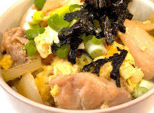 雞肉親子丼 的食譜成品照片