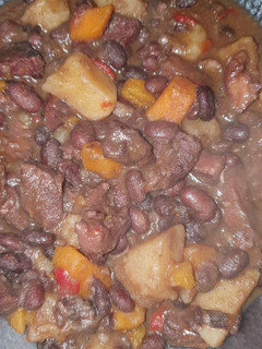 Una foto de Guiso de porotos negros